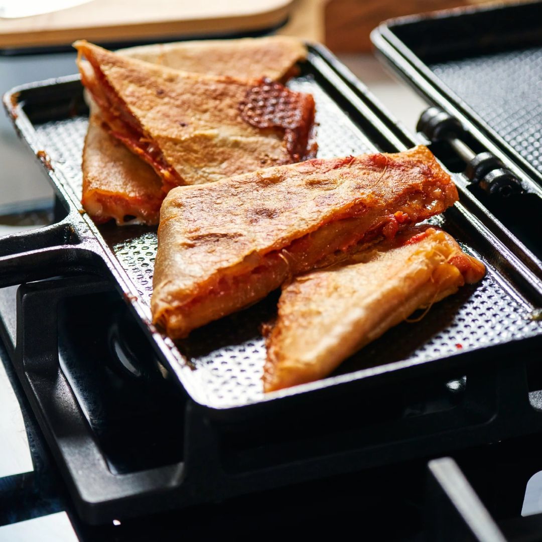 Sanduchera Victoria de Hierro Fundido Curada